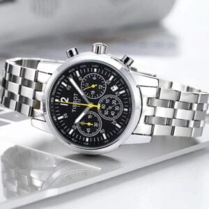Montre Chain Silver Fond Noir