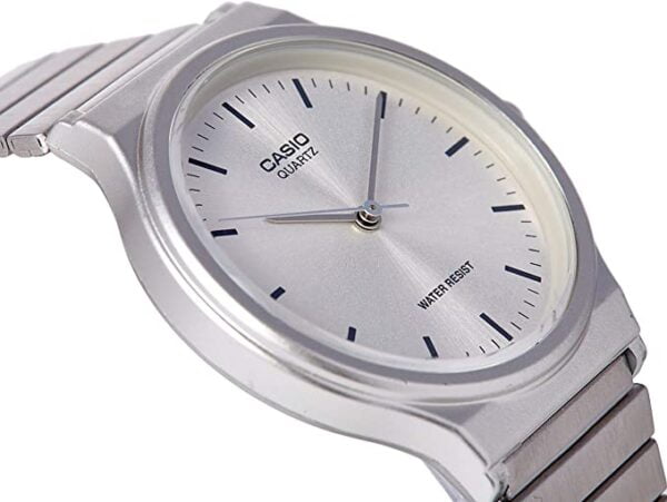 81Q2WUNjiTL._AC_SX679._SX._UX._SY._UY_ Montre Classique à rayures SILVER