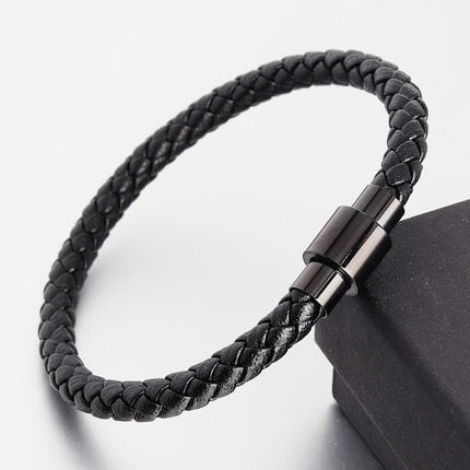 bracelets-fashion-100-cuir-tisses-pour-homme Bracelet en cuir noir avec boucle magnétique en métal