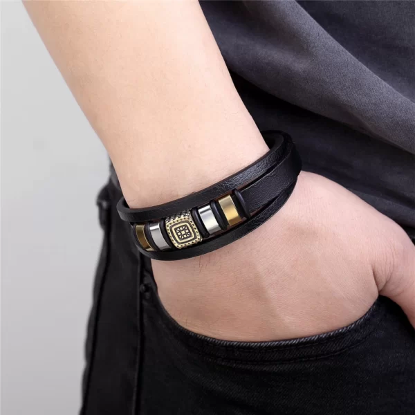Bracelet-en-cuir-multicouche-tress-en-acier-inoxydable-pour-hommes-bracelets-punk-rock-fermoir-magn-tique.jpg_Q90.jpg_ Bracelet en cuir multicouche Square